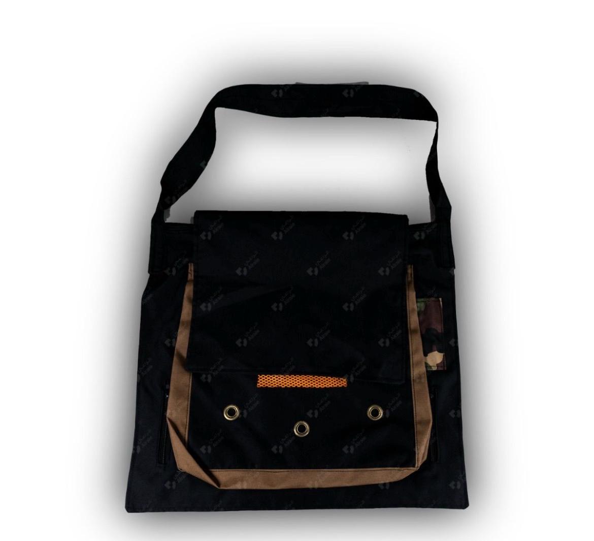 مخلاه سوداء