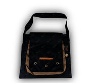 مخلاه سوداء